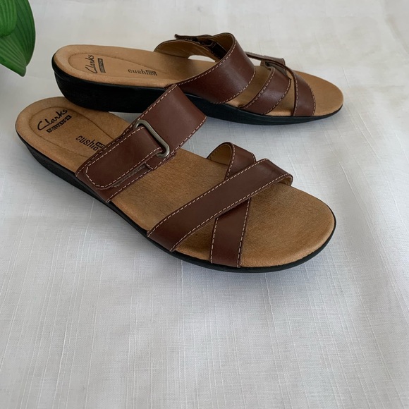 Collection by Clarks Red Manilla Pluma
Leather Sandal SOFT CUSHION Women. - Picture 3 of 6